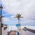 Live Punta Columbus Pool & Front Punta del Hidalgo